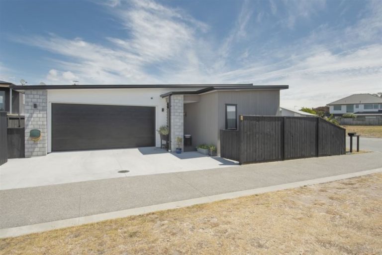 Photo of property in 6 Huanui Close, Papamoa Beach, Papamoa, 3118