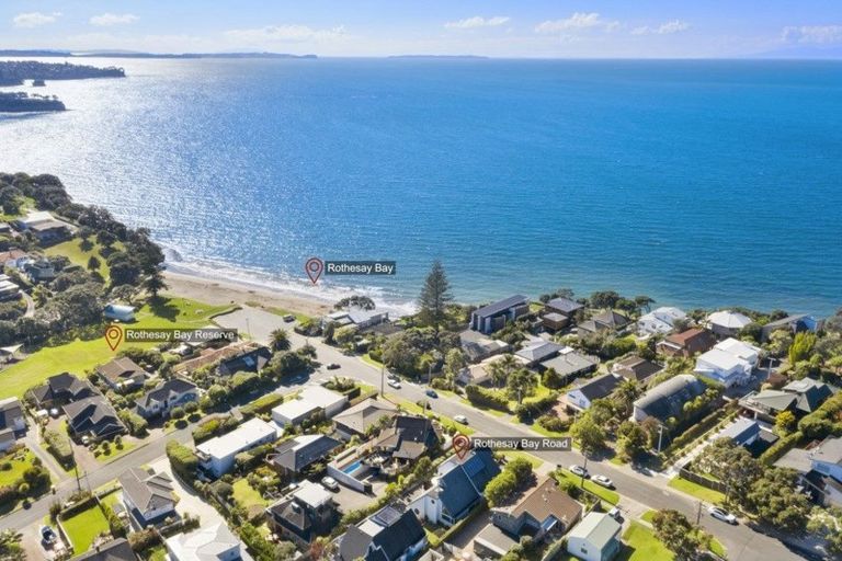 Photo of property in 1/36 Rothesay Bay Road, Rothesay Bay, Auckland, 0630
