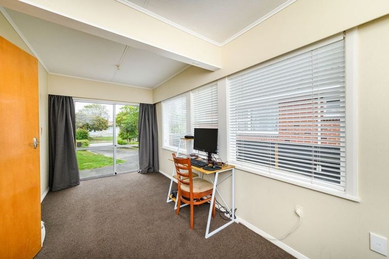 Photo of property in 22 Somerset Crescent, Highbury, Palmerston North, 4412