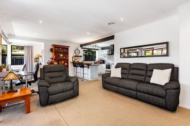 Photo of property in 72 Elizabeth Street, Waikanae, 5036