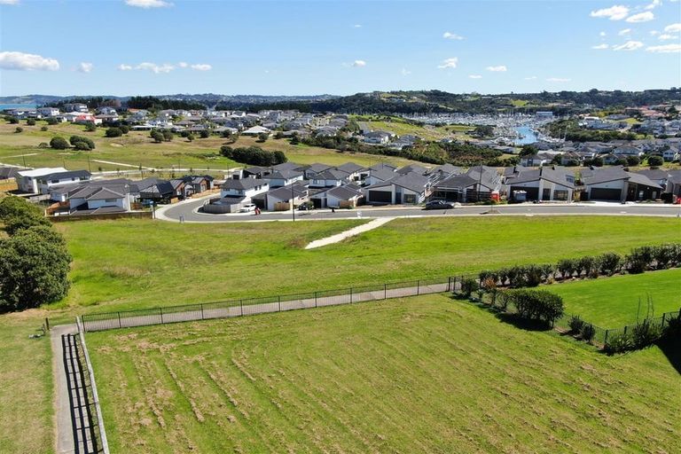 Photo of property in 28 Whale Bay Rise, Gulf Harbour, 0930