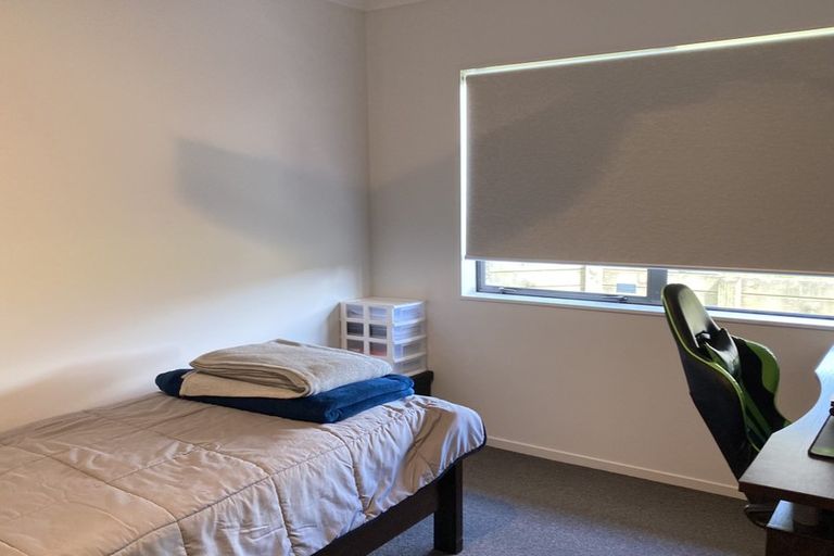 Photo of property in 19 George Deane Place, Greenhithe, Auckland, 0632