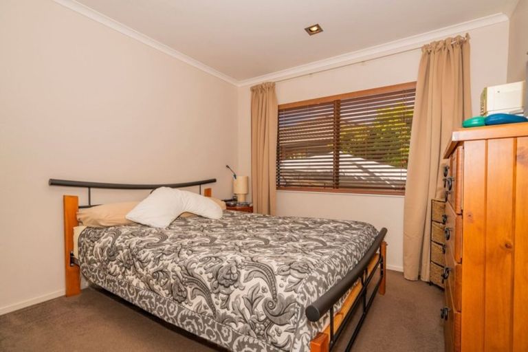 Photo of property in 1/9 Jacaranda Avenue, Beach Haven, Auckland, 0626