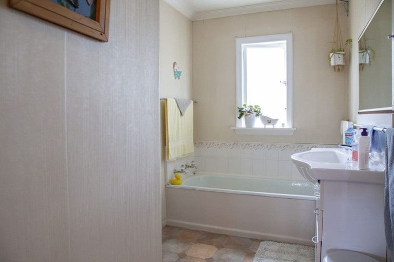 Photo of property in 2 Dalmeny Street, Oamaru North, Oamaru, 9400