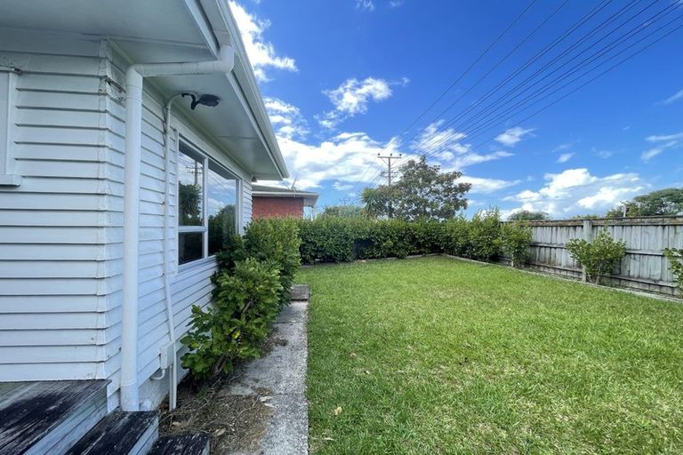 Photo of property in 1/143 Carlisle Road, Northcross, Auckland, 0632