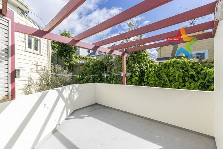 Photo of property in 4a Myrtle Crescent, Mount Cook, Wellington, 6021