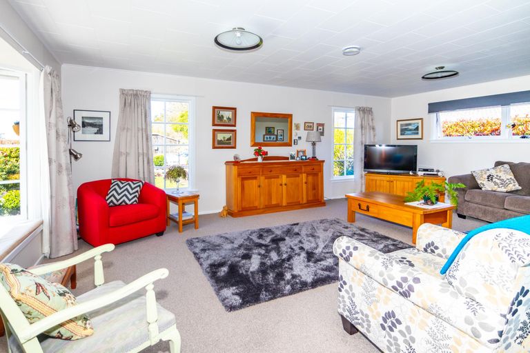 Photo of property in 71 Main North Road, Geraldine, 7930