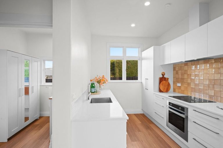 Photo of property in 1/27 Prossers Road, Saint Martins, Christchurch, 8022