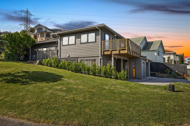 Photo of property in 50 Garton Drive, Massey, Auckland, 0614