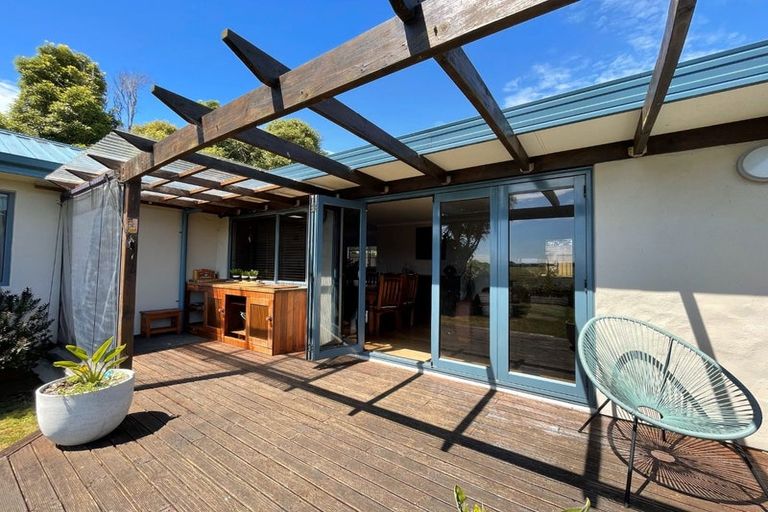 Photo of property in 2a Kaitake Place, Oakura, 4314