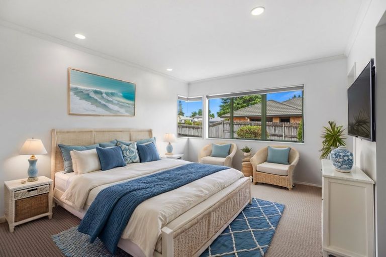 Photo of property in 5 Burnt Oak Drive, Pyes Pa, Tauranga, 3112