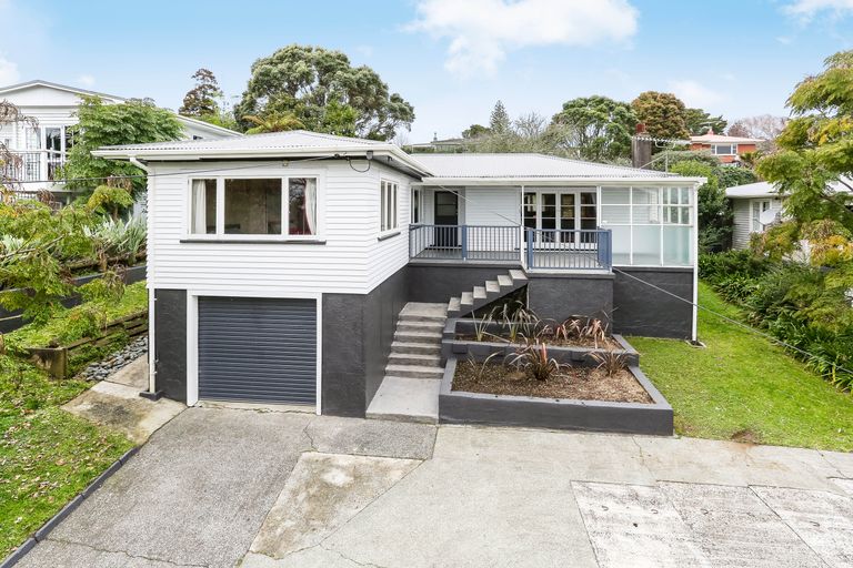 Photo of property in 4 Station Road, Pukekohe, 2120