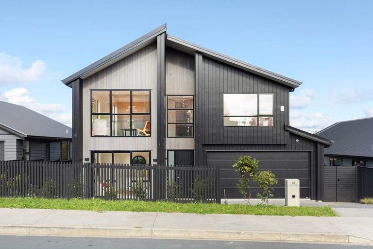 Photo of property in 36 Paparahi Place, Wainui, 0992