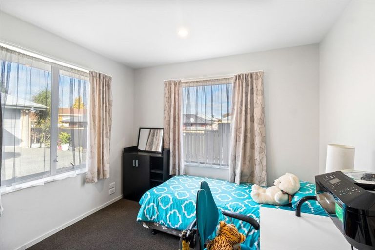 Photo of property in 68b Withells Road, Avonhead, Christchurch, 8042