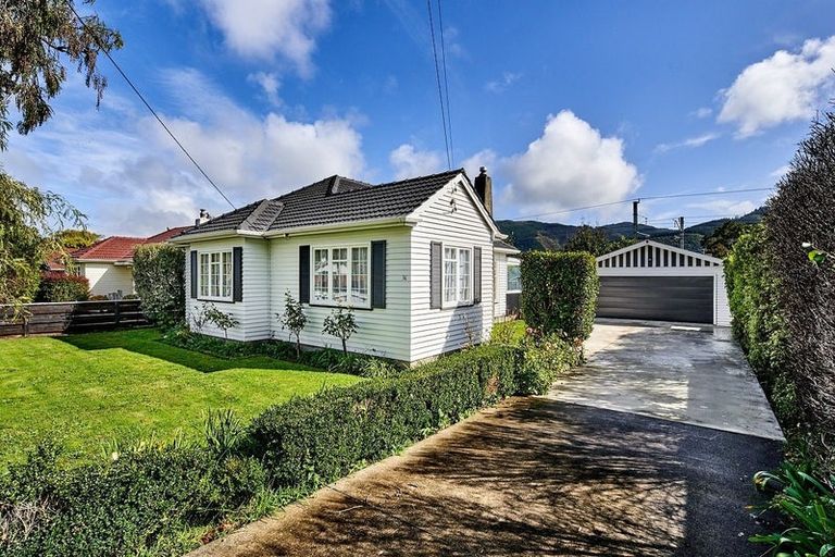 Photo of property in 36 Heretaunga Square, Silverstream, Upper Hutt, 5019