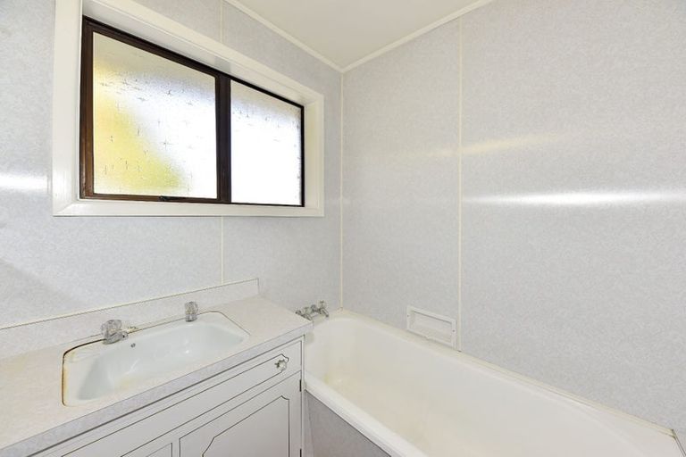 Photo of property in 24 Greenhurst Street, Sockburn, Christchurch, 8042