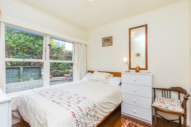 Photo of property in 4/40 Lake Road, Narrow Neck, Auckland, 0624