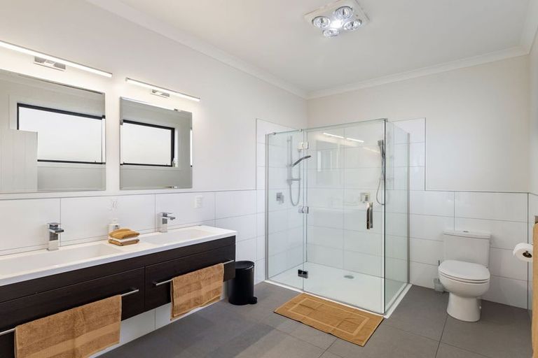 Photo of property in 58 Rodeo Drive, Kelvin Grove, Palmerston North, 4414