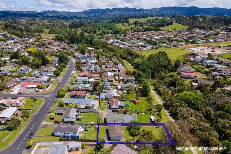 Photo of property in 106 Borich Road, Sunnyvale, Auckland, 0612