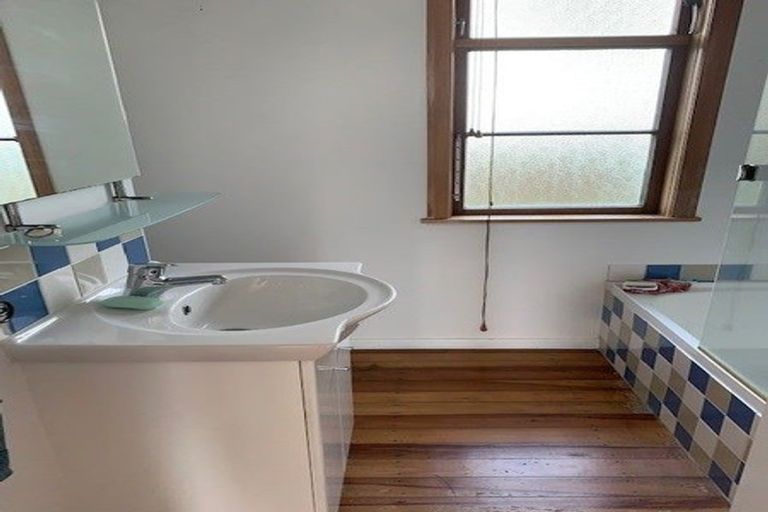 Photo of property in 52 Poplar Avenue, Raumati South, Paraparaumu, 5032