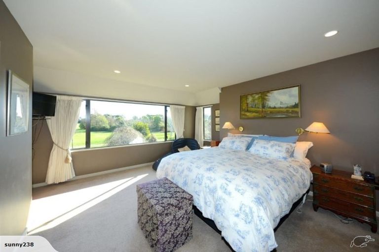 Photo of property in 5 Arundel Gate, Avonhead, Christchurch, 8042