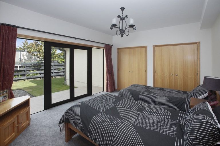 Photo of property in 12 Taunton Green, Papanui, Christchurch, 8052