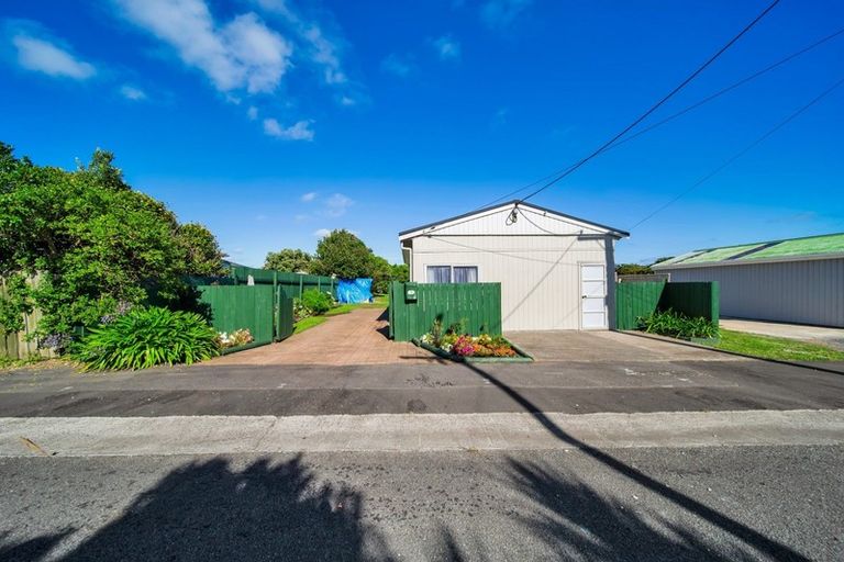 Photo of property in 5 Meredith Street, Patea, 4520