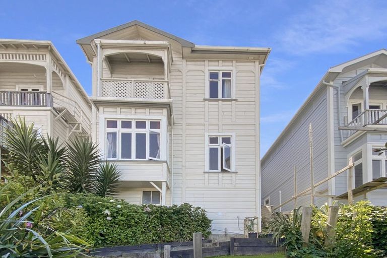 Photo of property in 14 Kenwyn Terrace, Newtown, Wellington, 6021