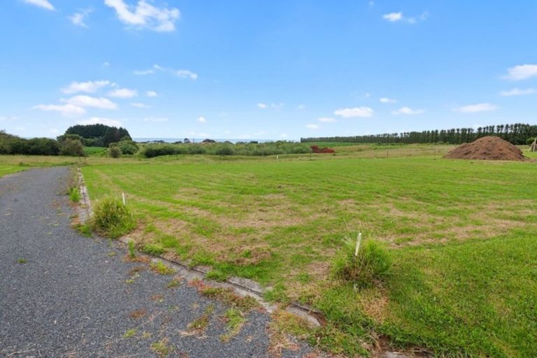 Photo of property in 24 Rawinia Place, Te Kaha, 3199