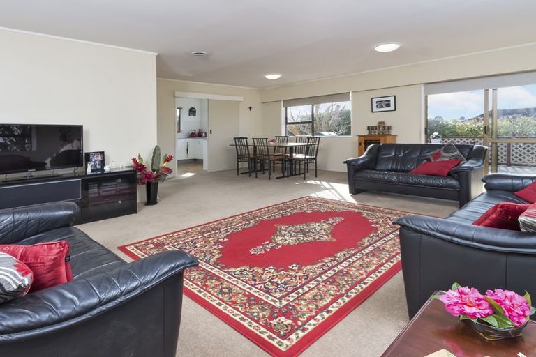 Photo of property in 2/39 Majesty Place, Half Moon Bay, Auckland, 2012