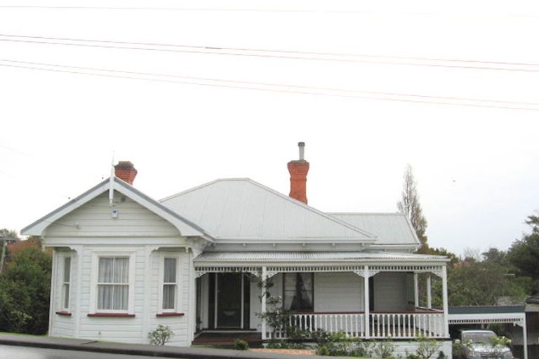 Photo of property in 56a Uxbridge Road, Mellons Bay, Auckland, 2014