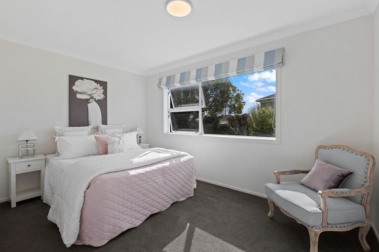 Photo of property in 2/133 Shakespeare Road, Milford, Auckland, 0620