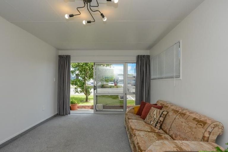 Photo of property in 1/8 Lee Road, Taradale, Napier, 4112