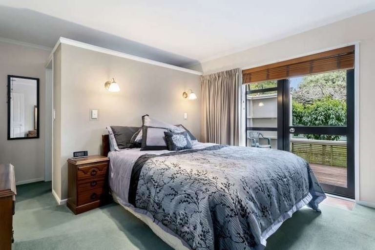 Photo of property in 4 Shera Street, Acacia Bay, Taupo, 3330