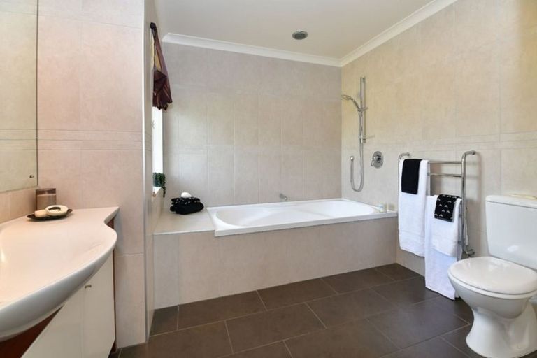 Photo of property in 1880 South Head Road, South Head, Helensville, 0874