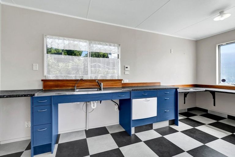 Photo of property in 19 Camellia Avenue, Bell Block, New Plymouth, 4312