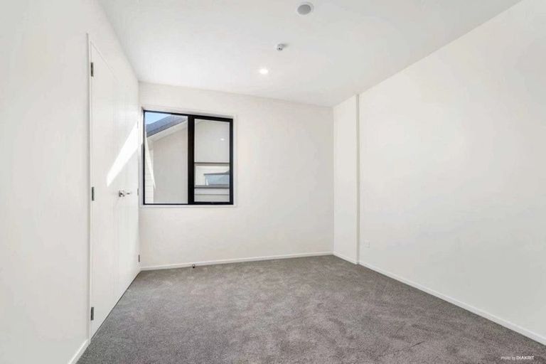 Photo of property in 17 Peony Mews, Oteha, Auckland, 0632