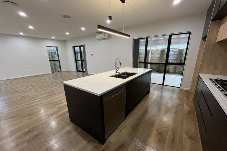 Photo of property in 22 Selwyn Downs Lane, Opaheke, Papakura, 2113