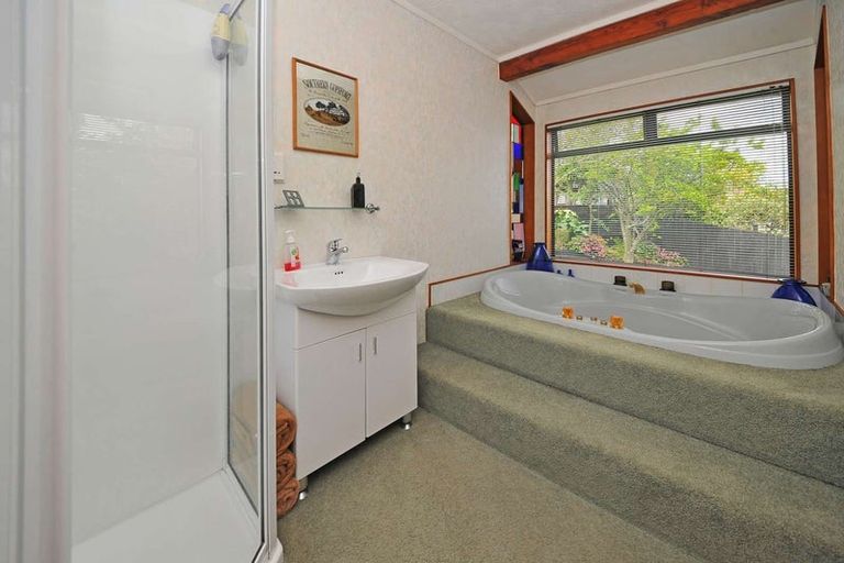 Photo of property in 15 Rakaia Rise, Clover Park, Auckland, 2019