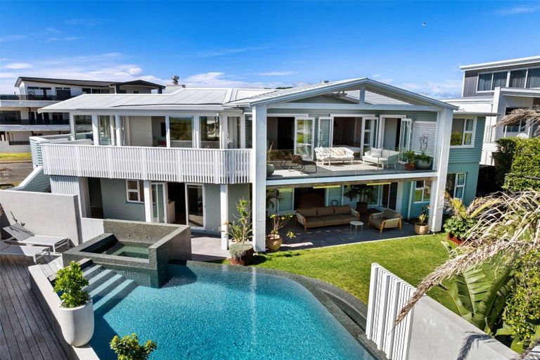 Photo of property in 96 Marine Parade, Mount Maunganui, 3116