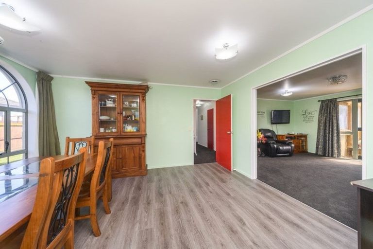 Photo of property in 72 Parnell Heights, Kelvin Grove, Palmerston North, 4414