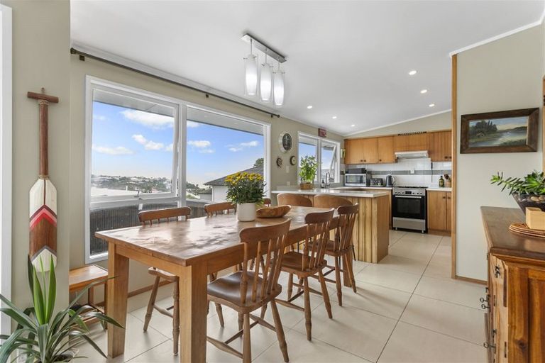 Photo of property in 1/51 East Coast Road, Milford, Auckland, 0620