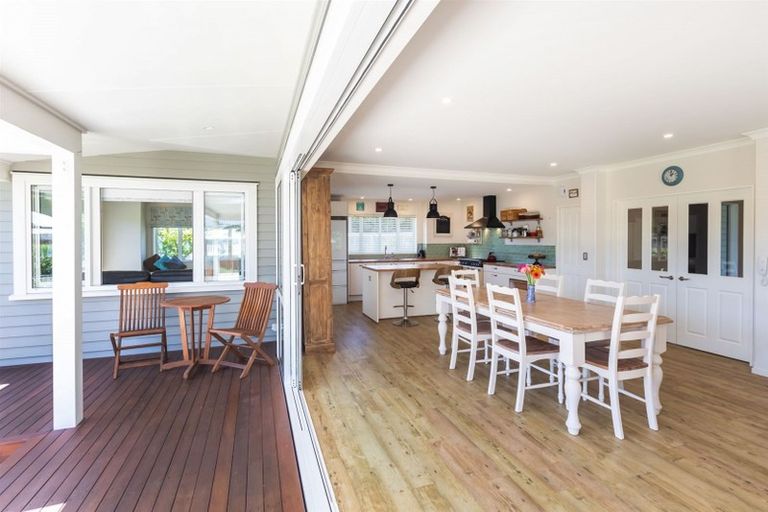 Photo of property in 141 Centaurus Road, Saint Martins, Christchurch, 8022