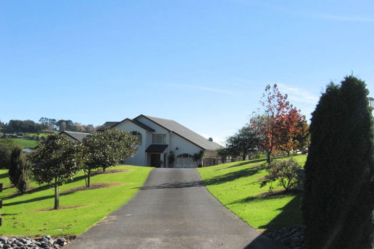 Photo of property in 18 Tiffany Close, Totara Park, Auckland, 2019