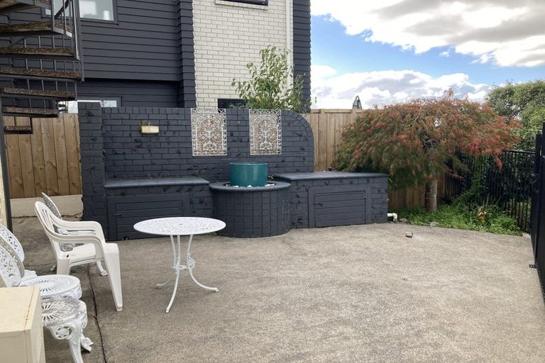 Photo of property in 16 Ruakiwi Road, Hamilton Lake, Hamilton, 3204