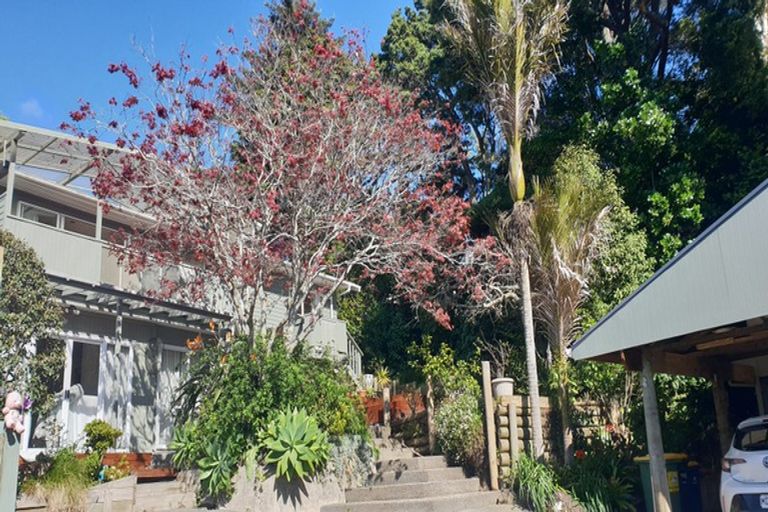 Photo of property in 28 Compton Street, Hillcrest, Auckland, 0627