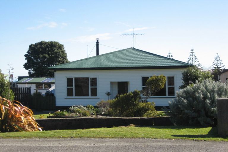 Photo of property in 82 Tasman Street, Karoro, Greymouth, 7805