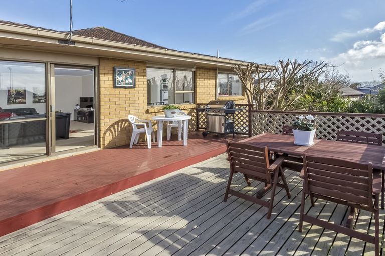 Photo of property in 2/39 Majesty Place, Half Moon Bay, Auckland, 2012