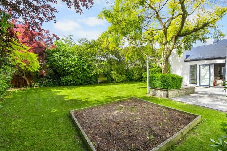 Photo of property in 9 Gwen Place, Redwood, Christchurch, 8051