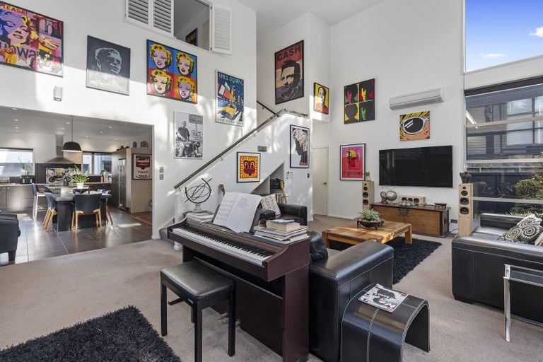 Photo of property in 30b Oceanview Road, Mount Maunganui, 3116